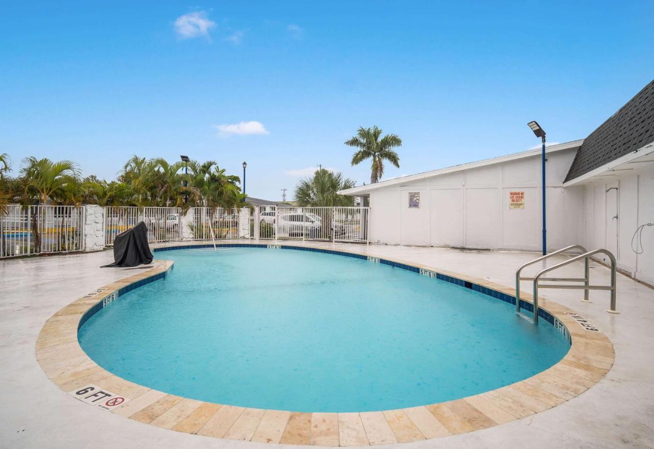 Motel 6-Fort Myers, Fl North Fort Myers Buitenkant foto